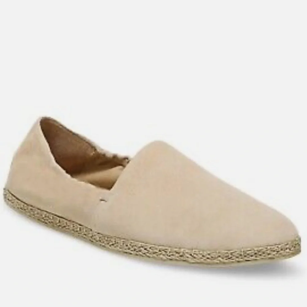 VINCE. NWOT size 8.5 Meryl Round Toe Slip On Suede Espadrille